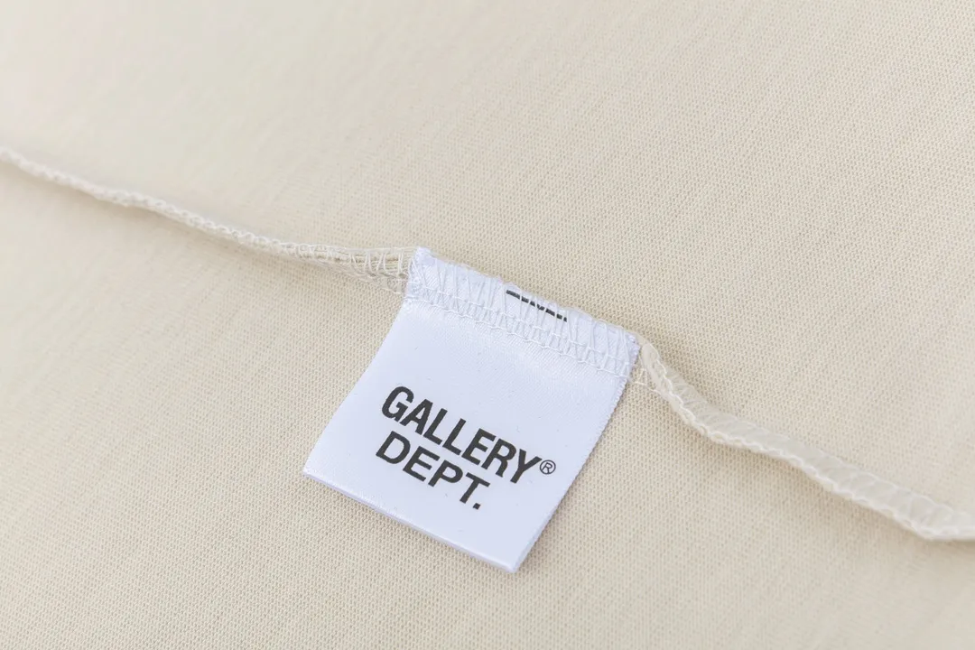 Model D110 Gallery dept European and American washed trendy brand printed high street T-shirts, same style for men and women, gilded letters, after washing and shaping, it does not change shape and does not pill, comfortable and breathable, apricot S to XL, p106